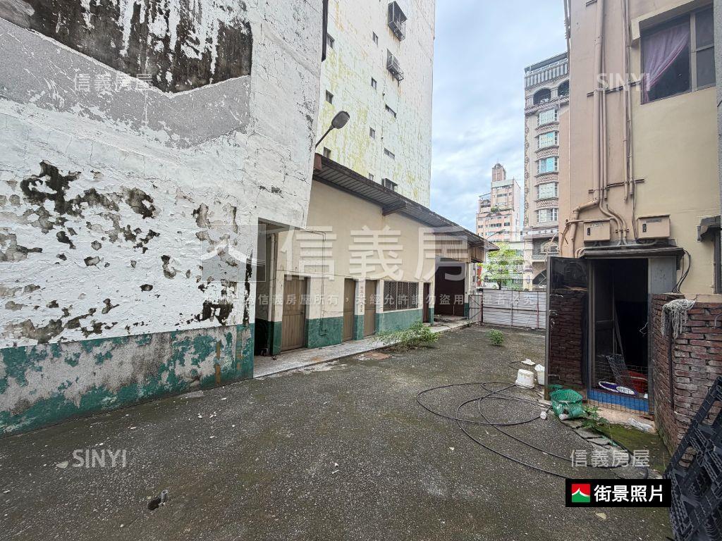 建國正路面寬透店房屋室內格局與周邊環境