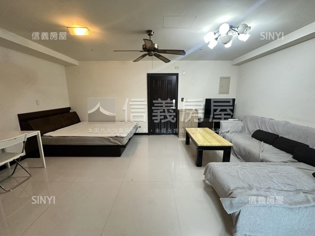 世紀凱悅朝南一房附車位房屋室內格局與周邊環境