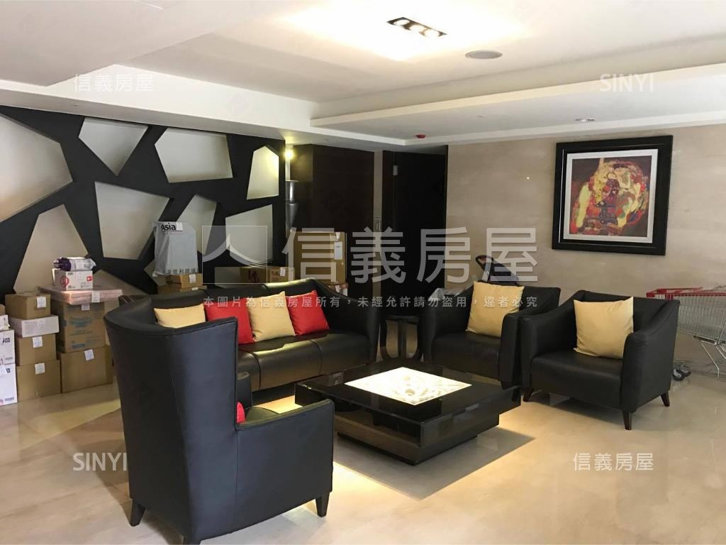 世紀凱悅朝南一房附車位房屋室內格局與周邊環境