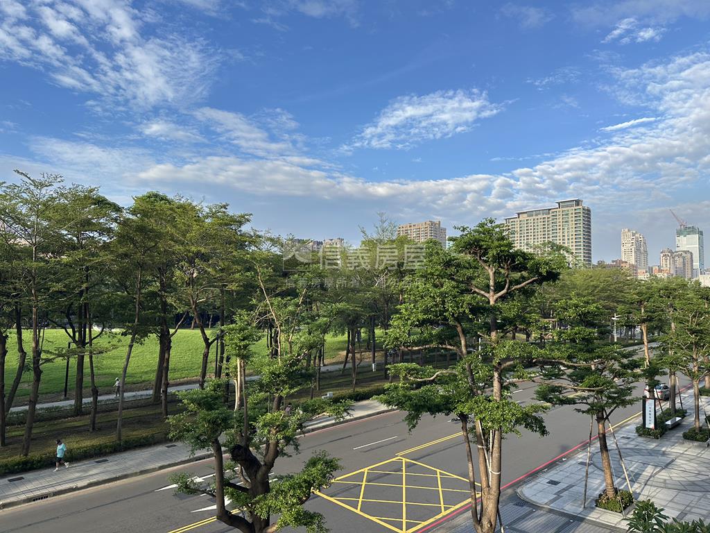 美術皇邑首排景觀房屋室內格局與周邊環境