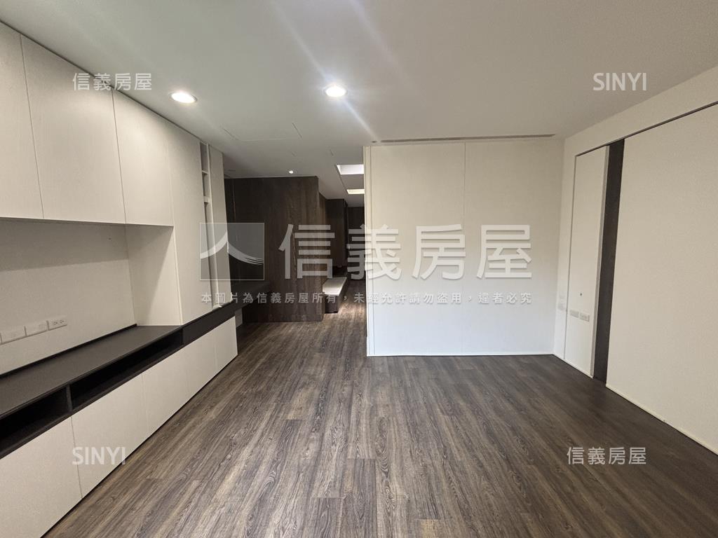 近捷運邊間活路屋況美透店房屋室內格局與周邊環境