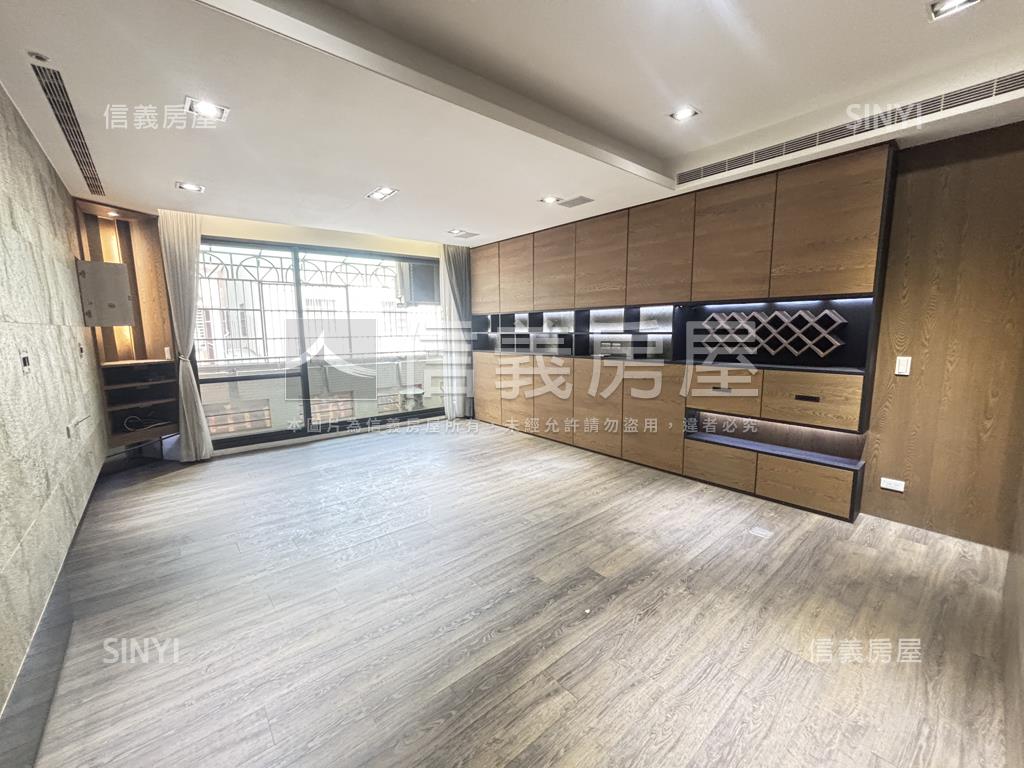 近捷運邊間活路屋況美透店房屋室內格局與周邊環境