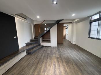 近捷運邊間活路屋況美透店