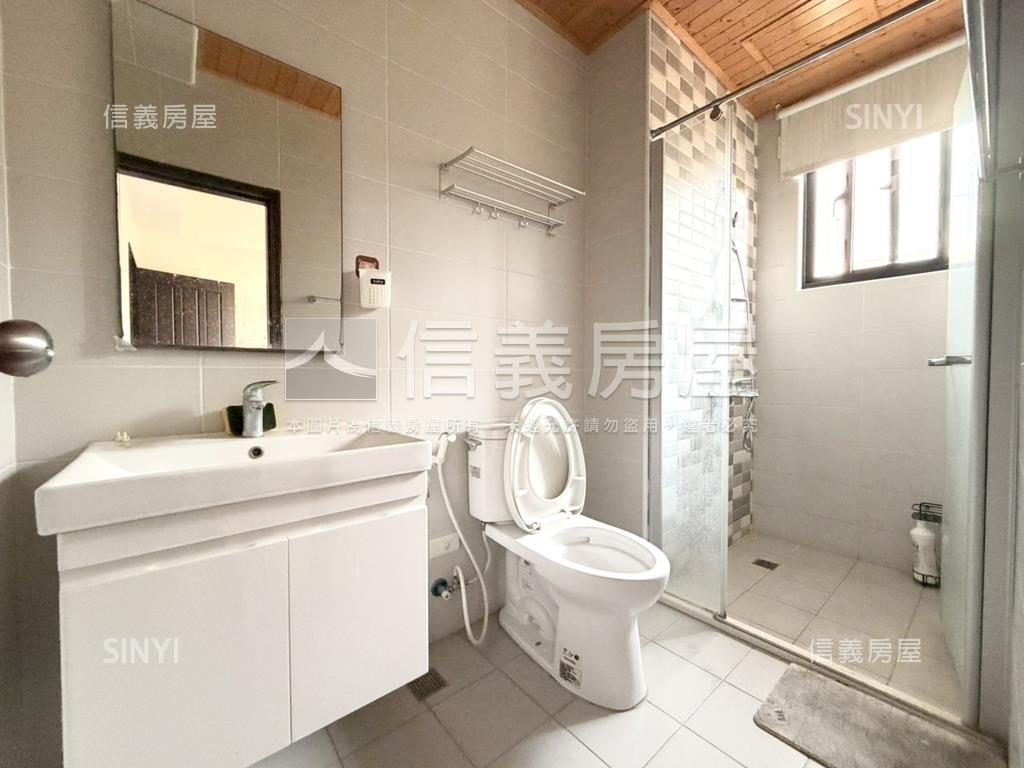 新市丨次頂樓兩房平車房屋室內格局與周邊環境