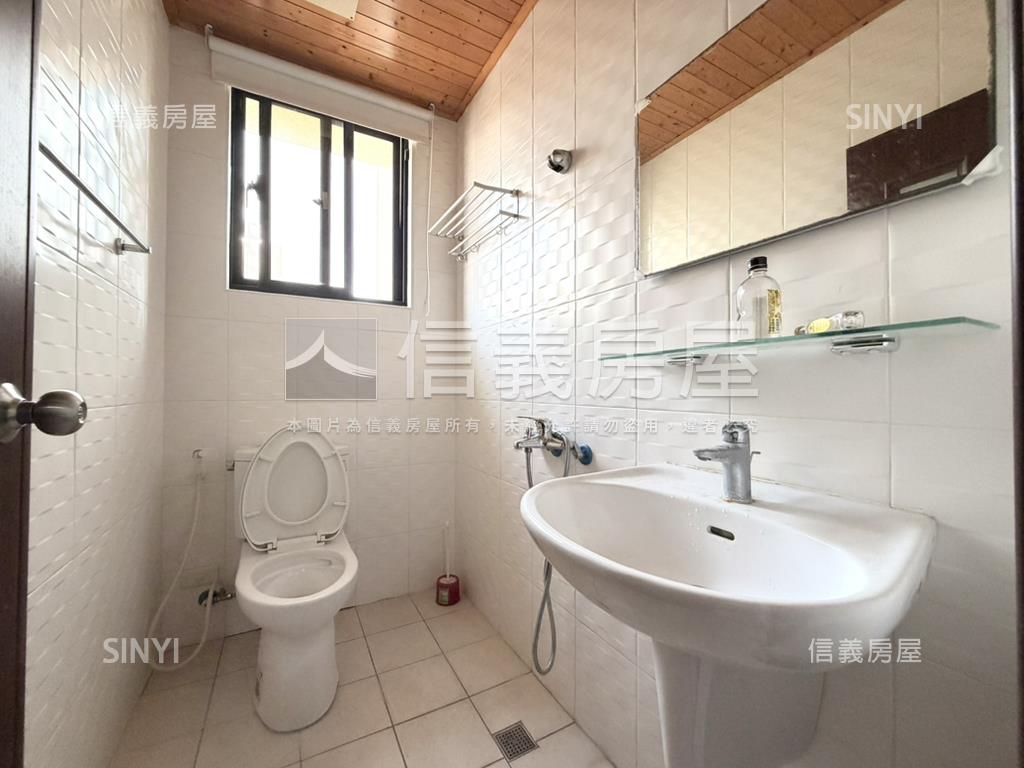 新市丨次頂樓兩房平車房屋室內格局與周邊環境