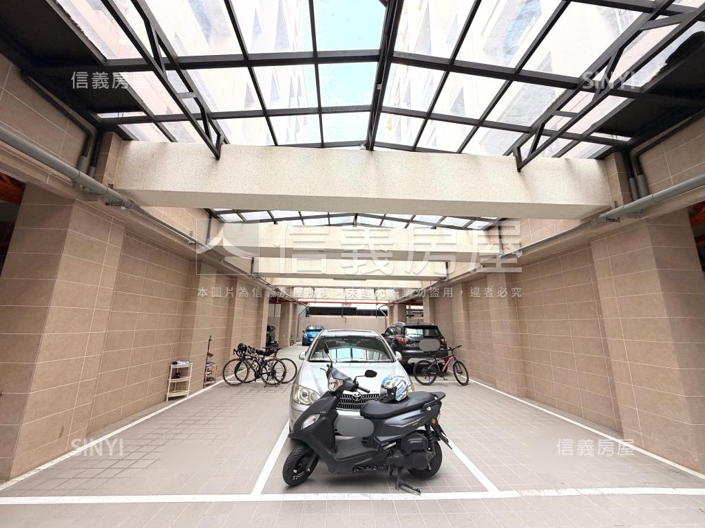 新市丨次頂樓兩房平車房屋室內格局與周邊環境