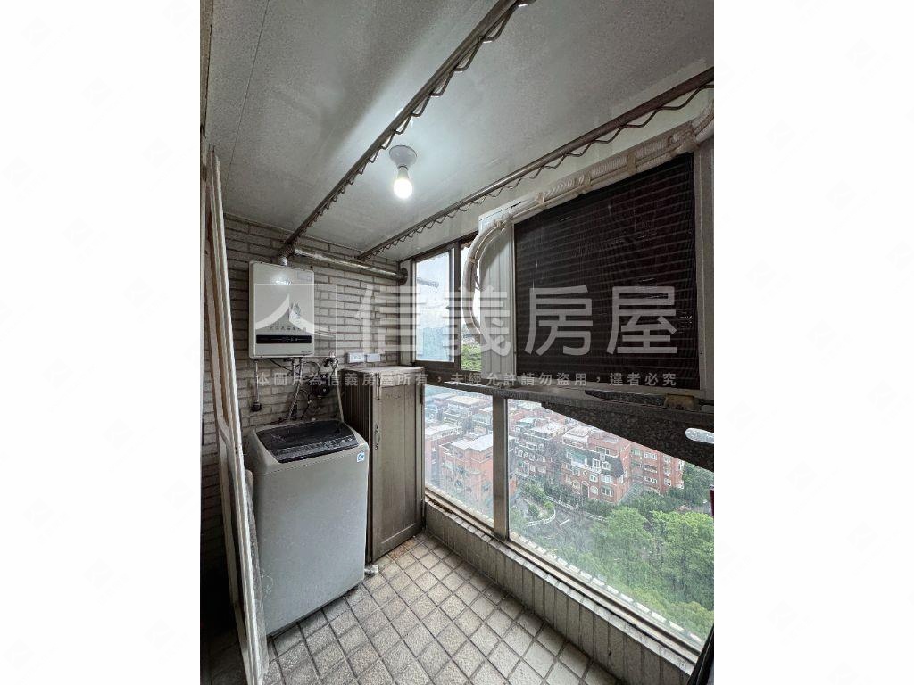 伯爵牡丹遠眺山景一房房屋室內格局與周邊環境