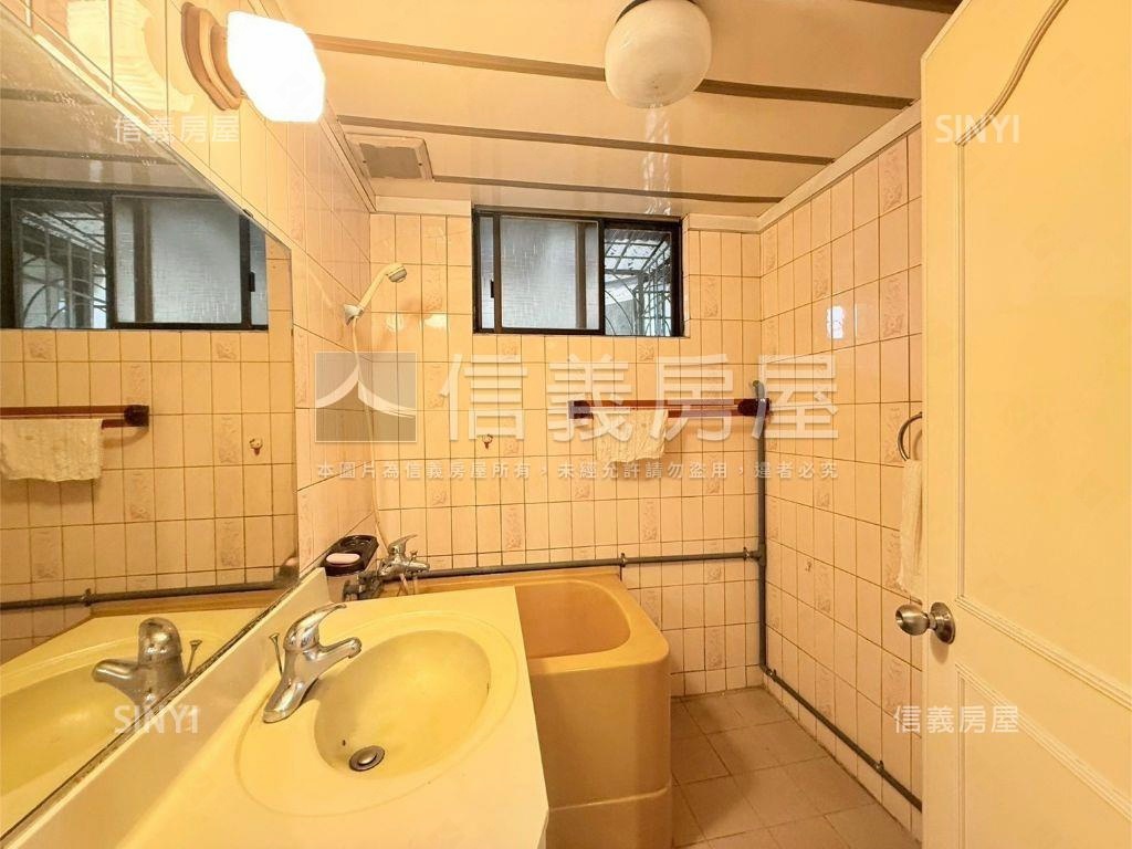 ＜電梯＞新中公園一層一戶房屋室內格局與周邊環境