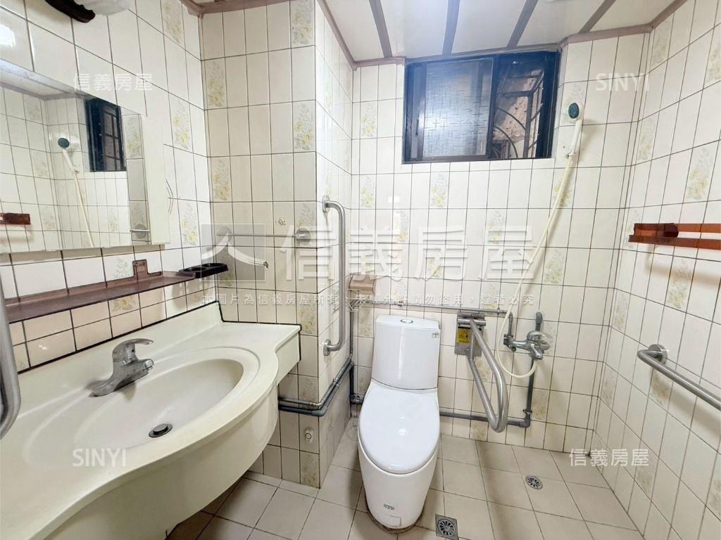 ＜電梯＞新中公園一層一戶房屋室內格局與周邊環境