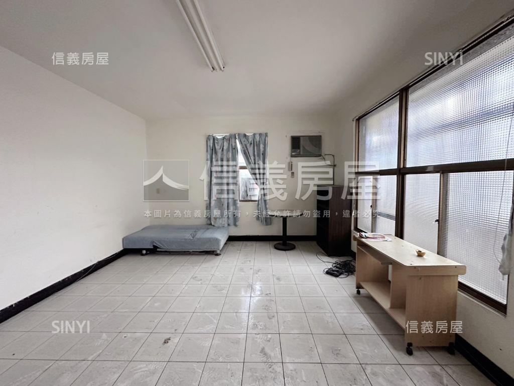 靜心中小學四房大空間房屋室內格局與周邊環境