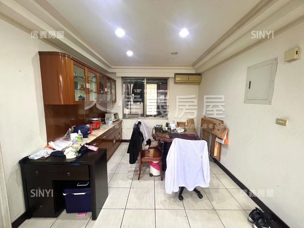 買方服務費１％捷運樓中樓房屋室內格局與周邊環境