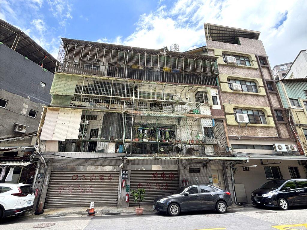 專任三重商業區透天土地房屋室內格局與周邊環境