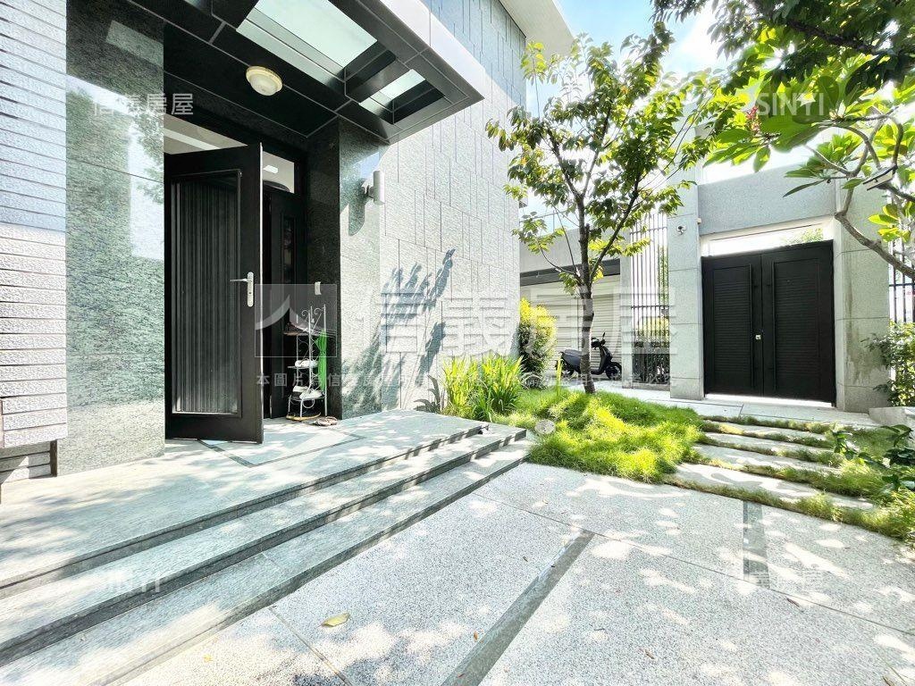 面公園景觀角間豪墅房屋室內格局與周邊環境