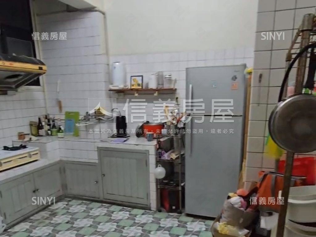 近小巨蛋四樓美寓房屋室內格局與周邊環境