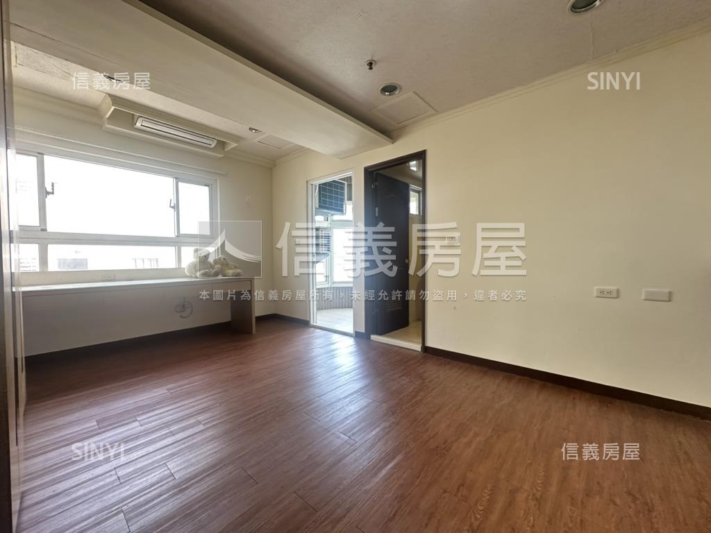 創遊美人邊間樓中樓房屋室內格局與周邊環境