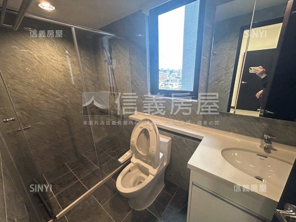 皇普莊園高樓層三房平車房屋室內格局與周邊環境