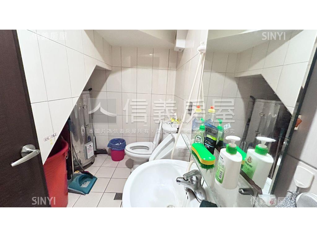 華東映月挑高店面車位房屋室內格局與周邊環境