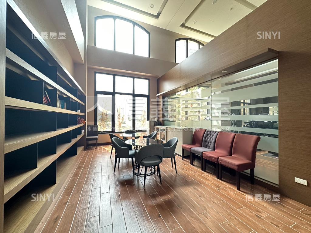 華東映月挑高店面車位房屋室內格局與周邊環境