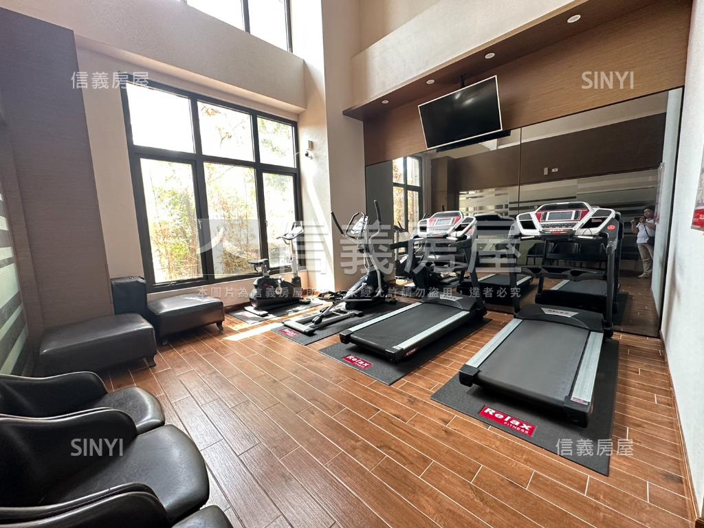 華東映月挑高店面車位房屋室內格局與周邊環境