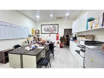 華東映月挑高店面車位