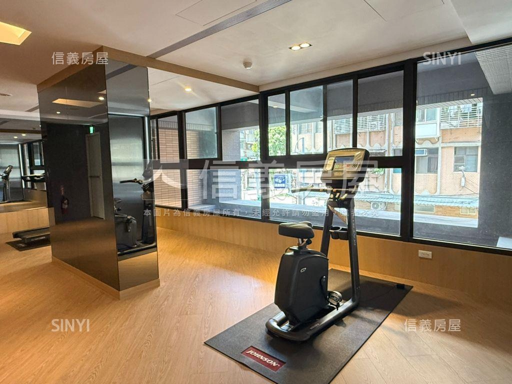 亮麗裝潢三房美屋房屋室內格局與周邊環境