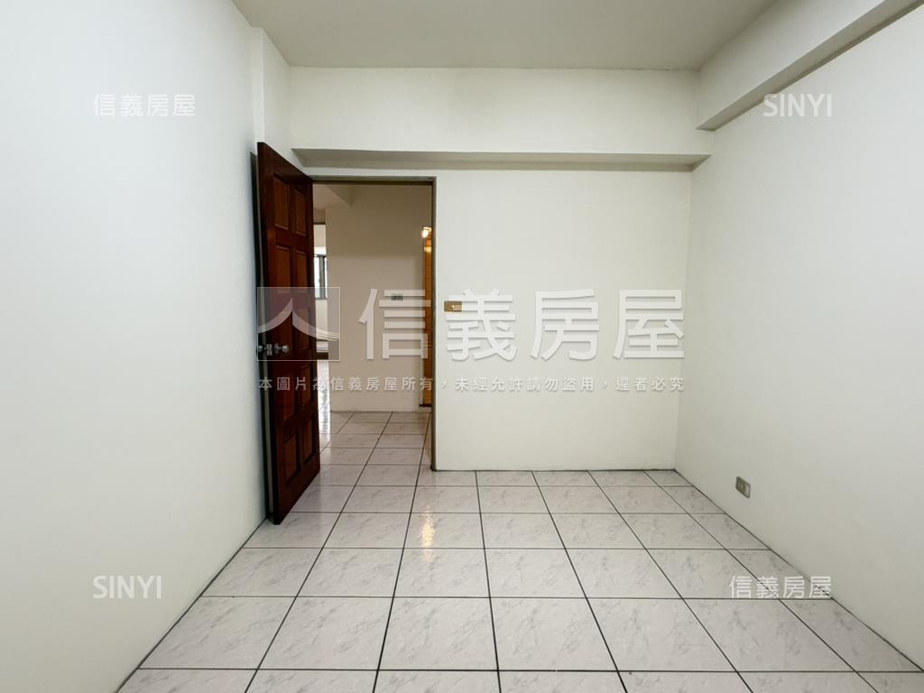孟居主陽４０坪好大４房房屋室內格局與周邊環境