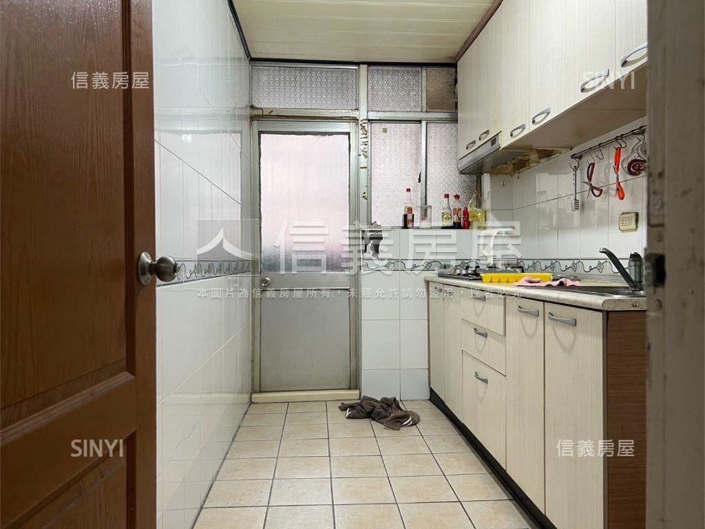 近學區優質收租置產美屋房屋室內格局與周邊環境