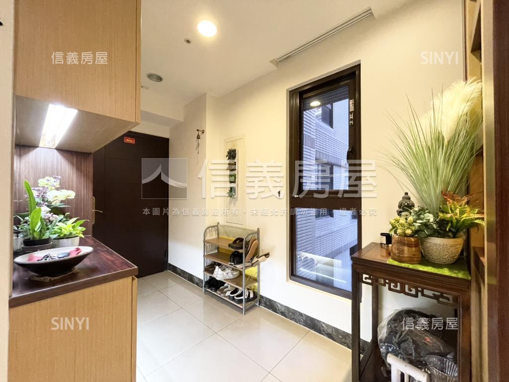 合環御景典雅三房車位房屋室內格局與周邊環境