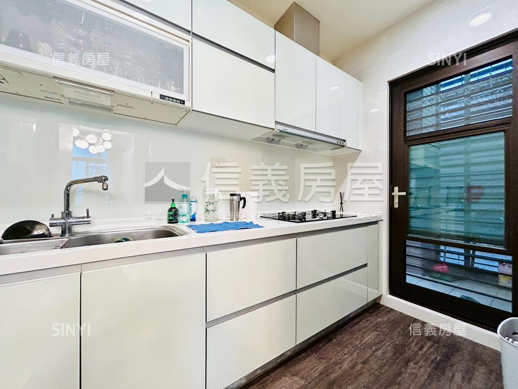 史恩莊園１樓庭院戶房屋室內格局與周邊環境