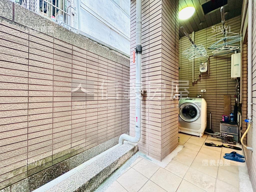 史恩莊園１樓庭院戶房屋室內格局與周邊環境