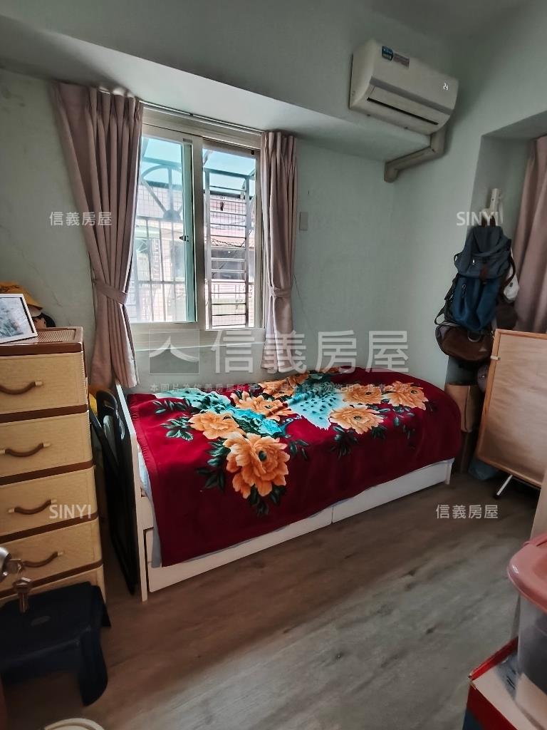 海山大地電梯美兩房房屋室內格局與周邊環境