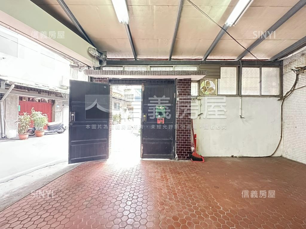 頂溪忠孝邊間面寬一樓房屋室內格局與周邊環境