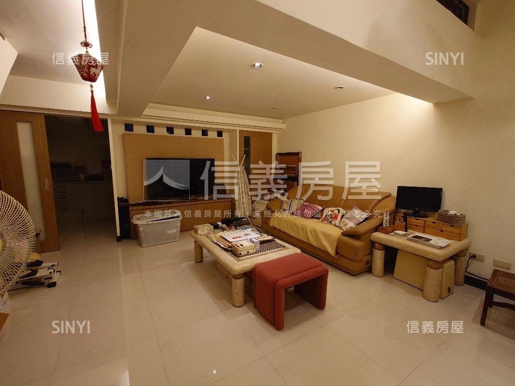 瓏山林下疊美屋房屋室內格局與周邊環境