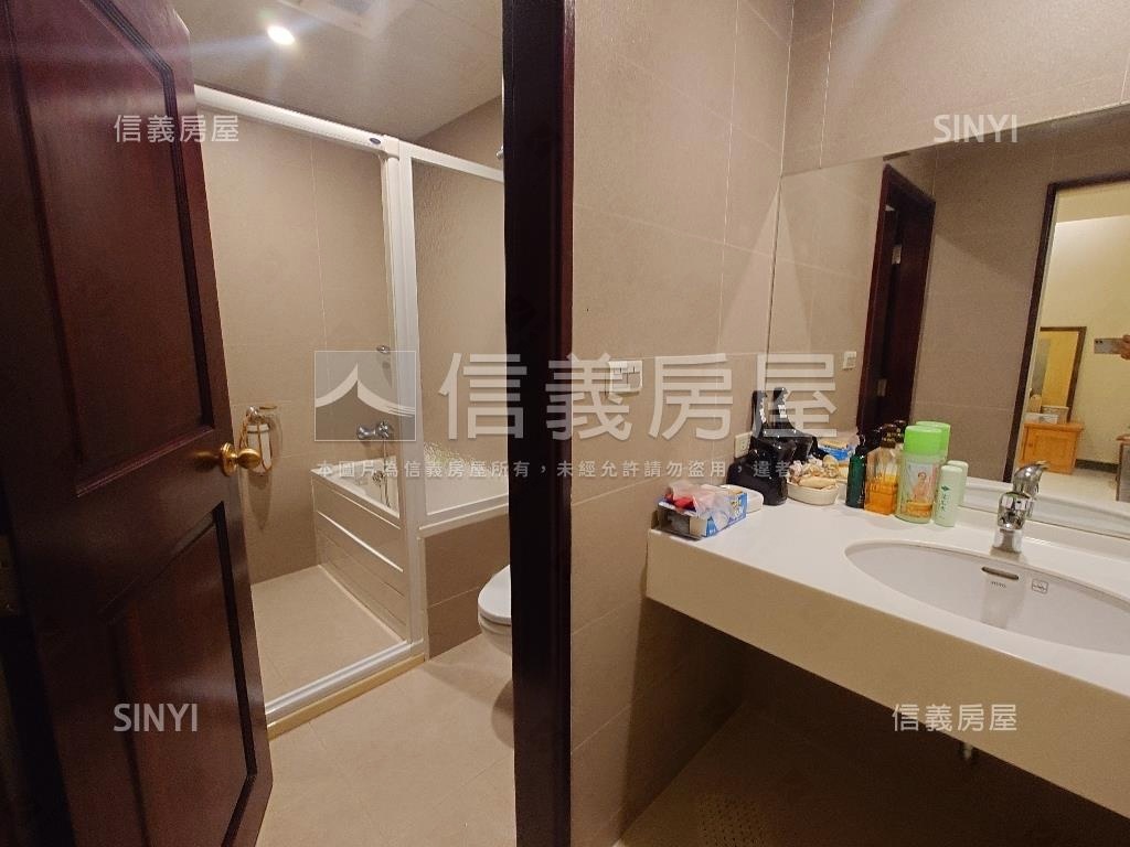 瓏山林下疊美屋房屋室內格局與周邊環境