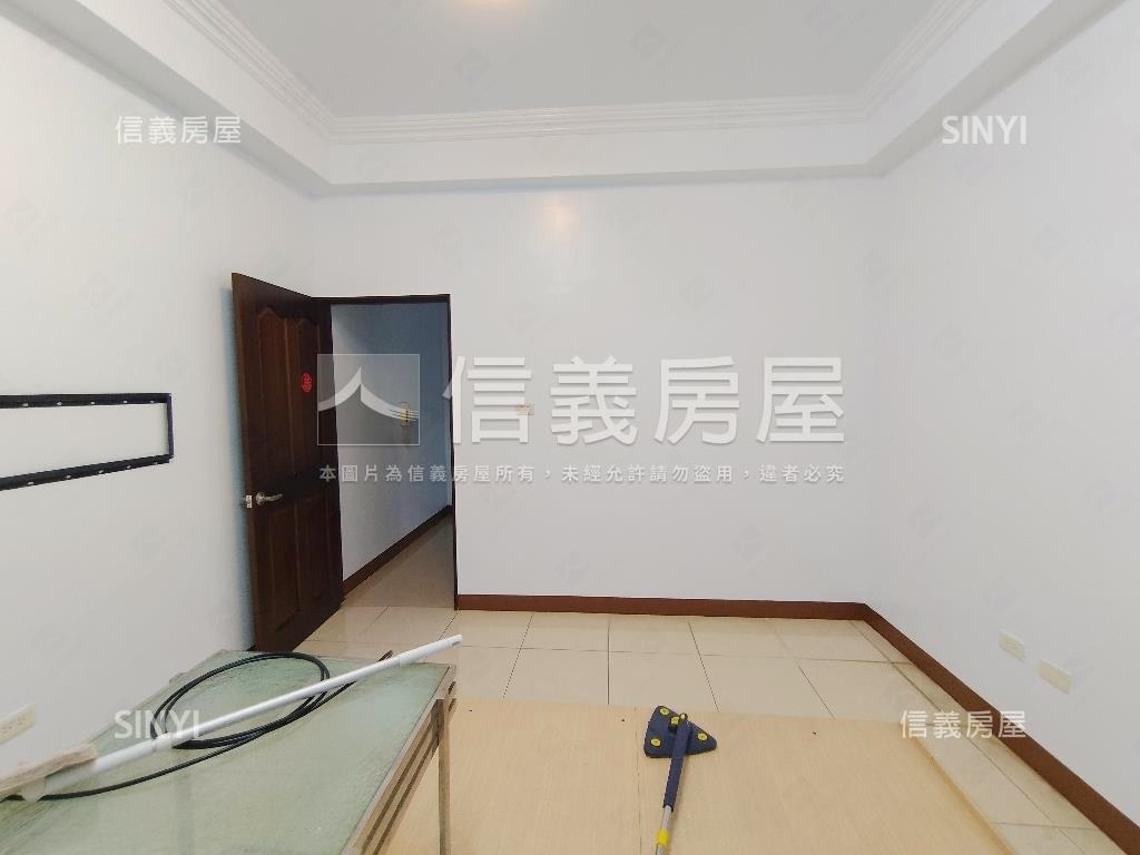 五甲商圈精美透天房屋室內格局與周邊環境