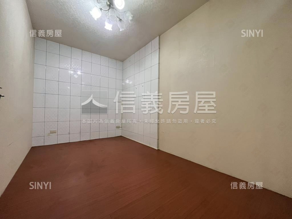 平東路透天店面房屋室內格局與周邊環境