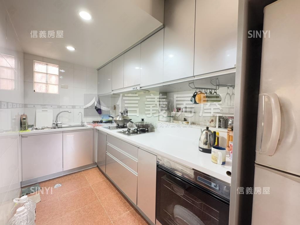 七期南側公園旁雙平車別墅房屋室內格局與周邊環境