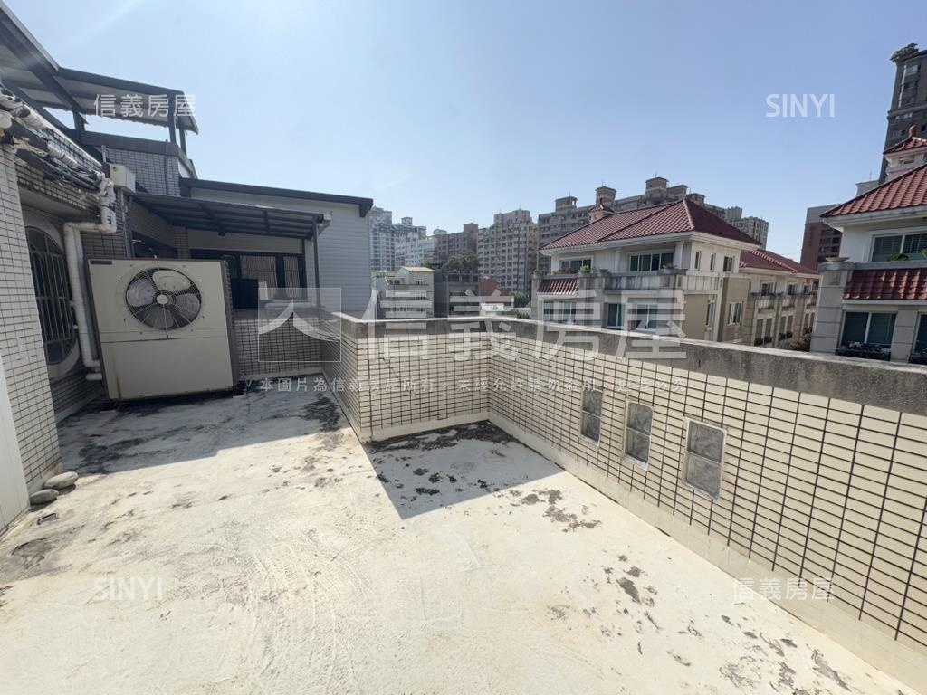七期南側公園旁雙平車別墅房屋室內格局與周邊環境