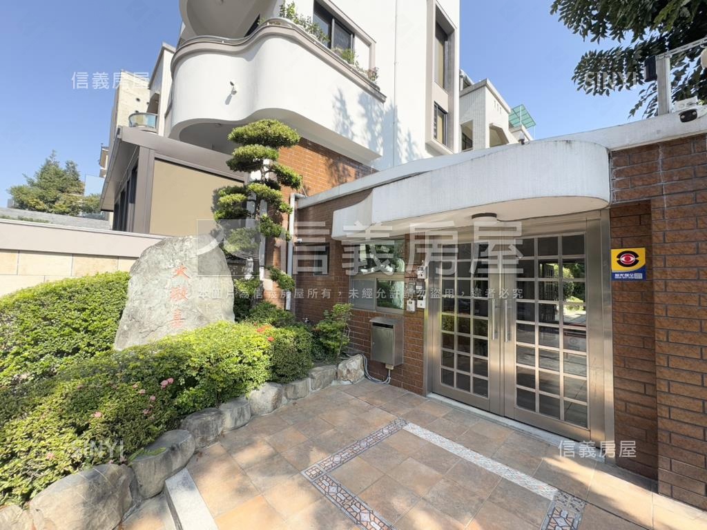 七期南側公園旁雙平車別墅房屋室內格局與周邊環境