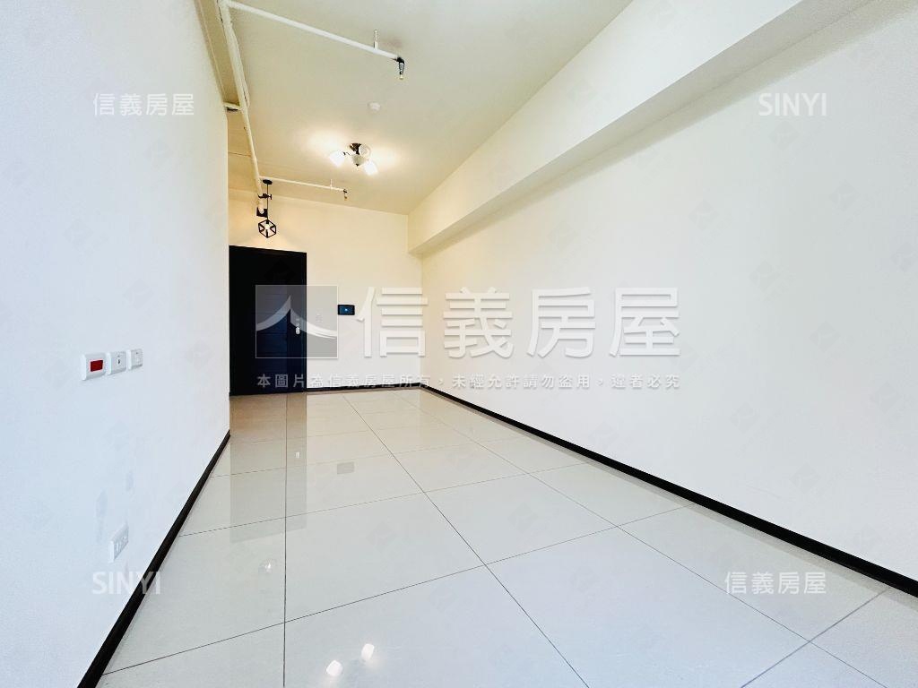 冠德天韻高樓兩房車位房屋室內格局與周邊環境