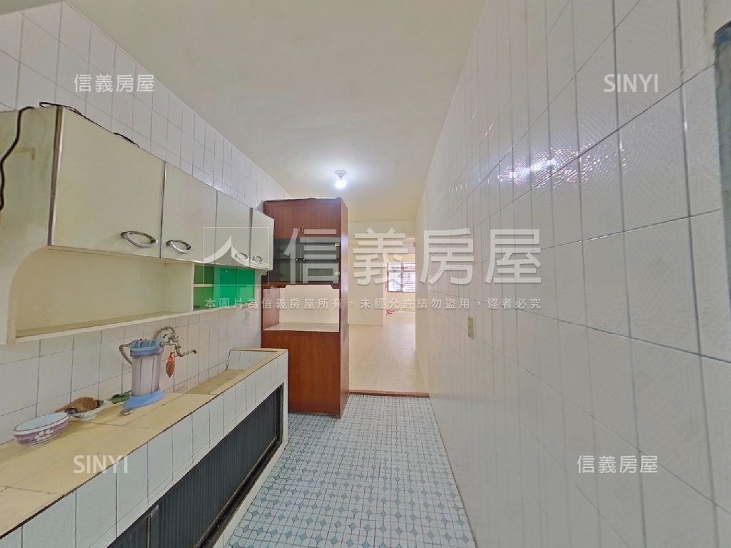 板南線海山站黃金美寓三樓房屋室內格局與周邊環境