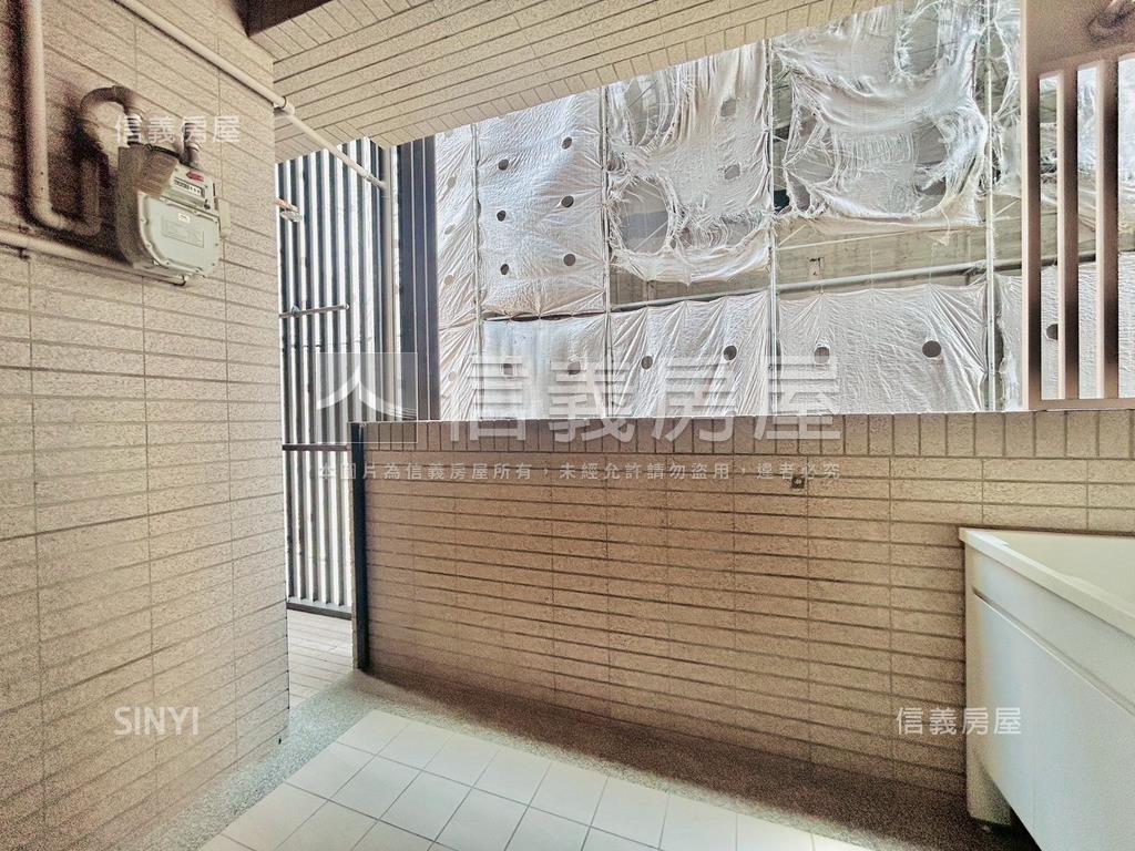 逢甲文修公園２房房屋室內格局與周邊環境