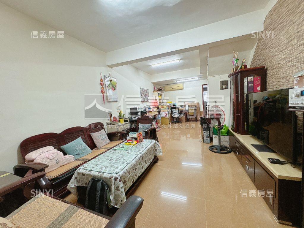 近崑科大商圈臨路透天房屋室內格局與周邊環境