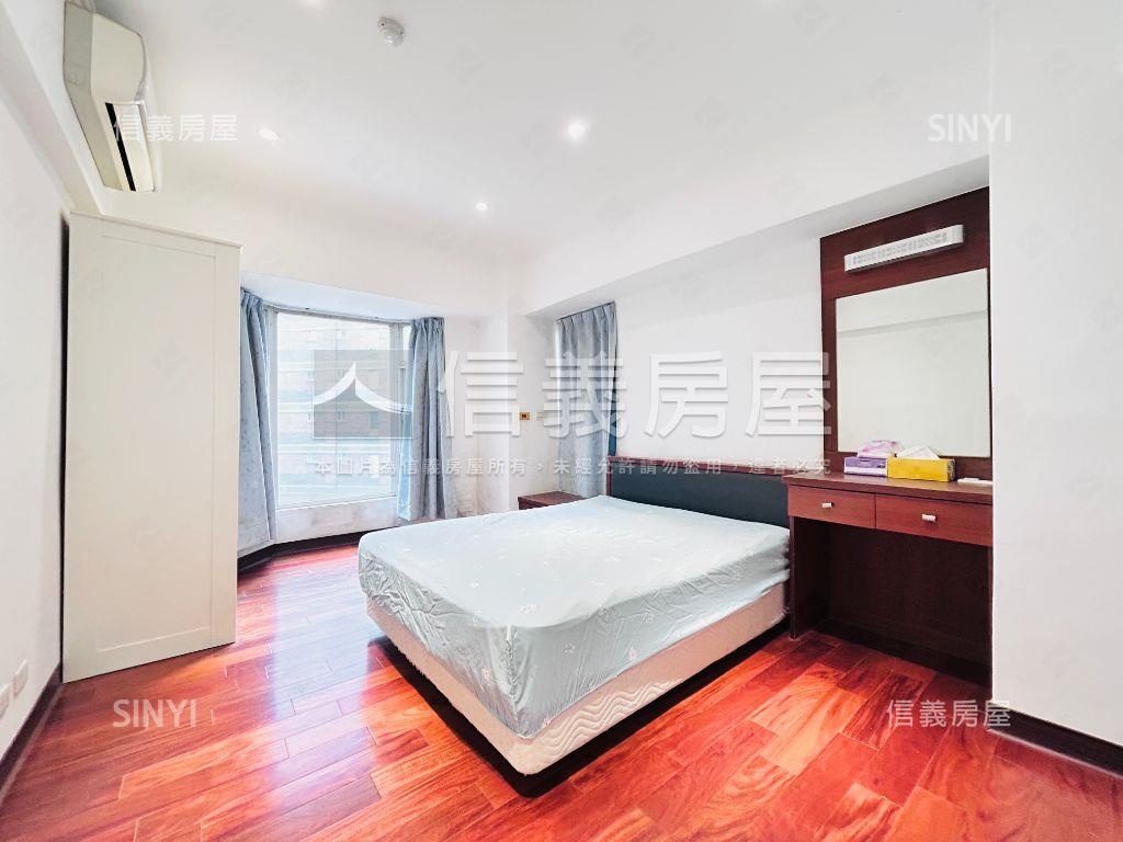 巴黎伯爵三房車位房屋室內格局與周邊環境