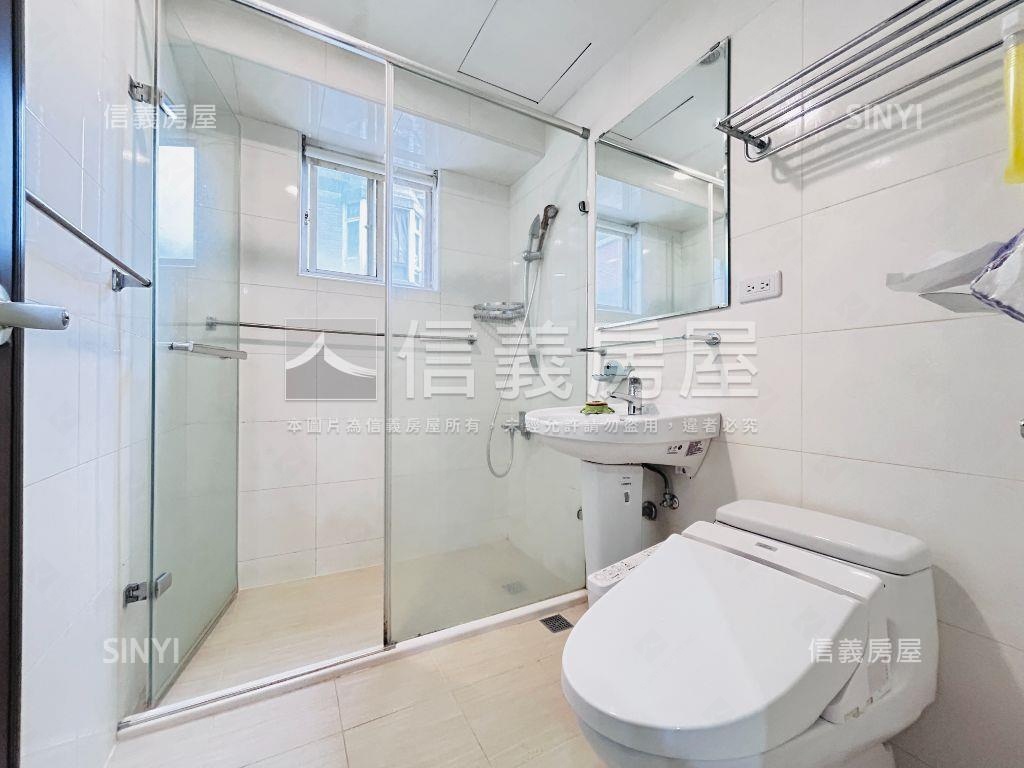 巴黎伯爵三房車位房屋室內格局與周邊環境