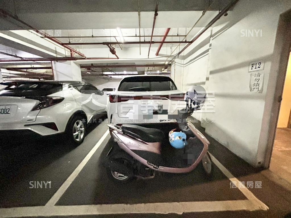 巴黎伯爵三房車位房屋室內格局與周邊環境