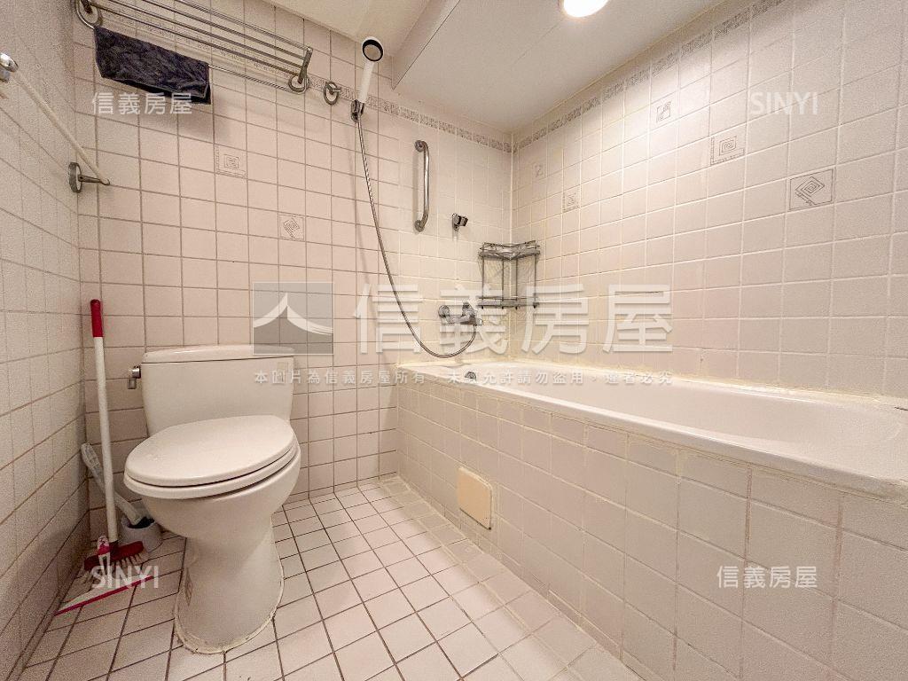 世貿派對挑高大落地窗房屋室內格局與周邊環境