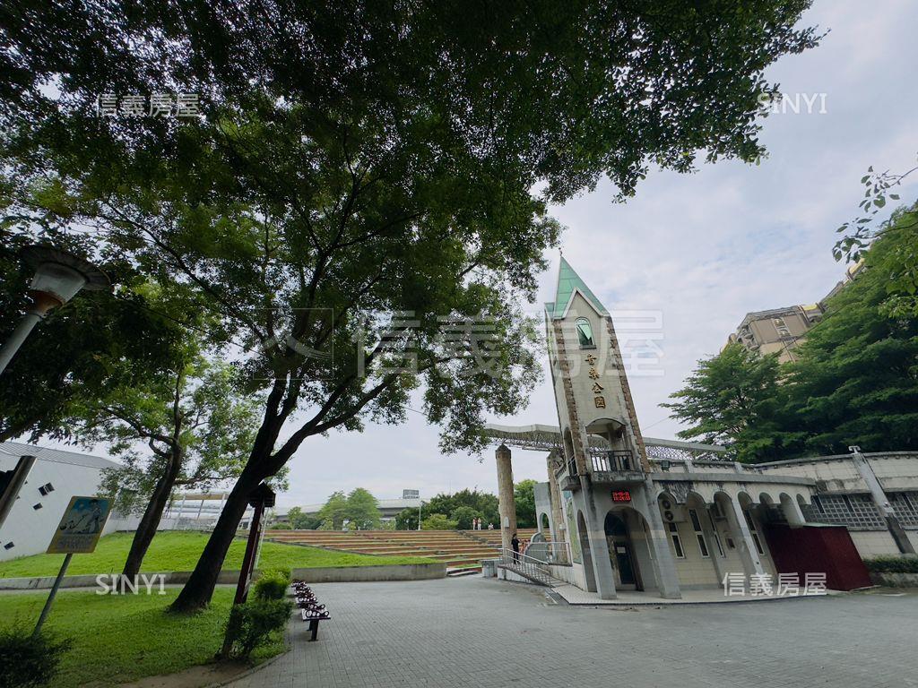 江翠一層一戶公園四房車位房屋室內格局與周邊環境