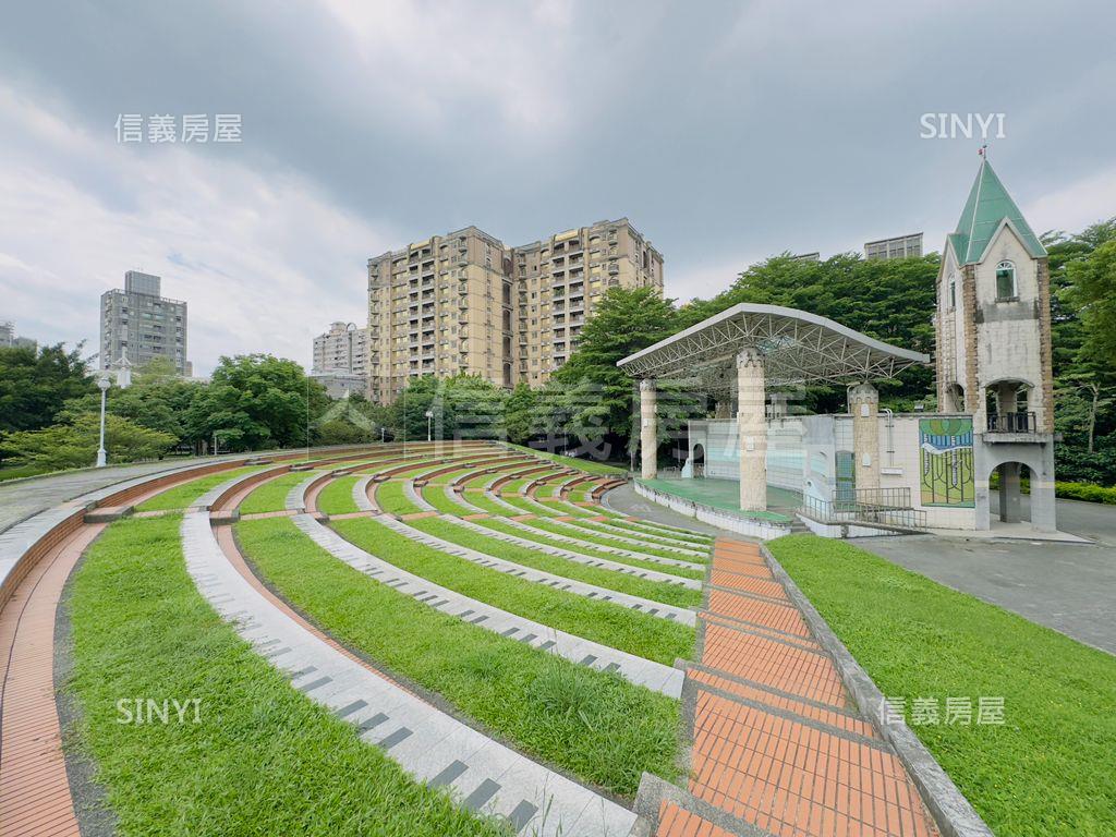 江翠一層一戶公園四房車位房屋室內格局與周邊環境