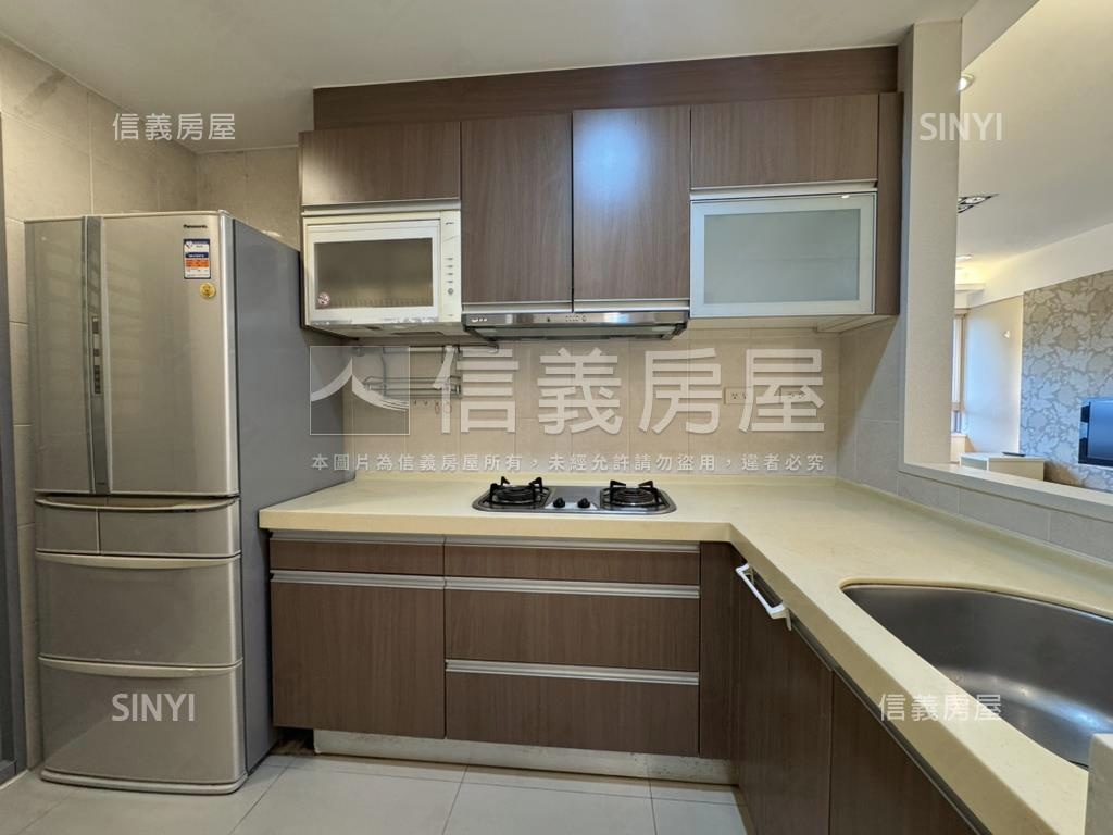 大學耶魯高樓二房房屋室內格局與周邊環境
